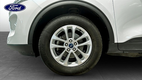Ford Kuga 9 of 12