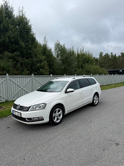 Volkswagen Passat 2 of 6