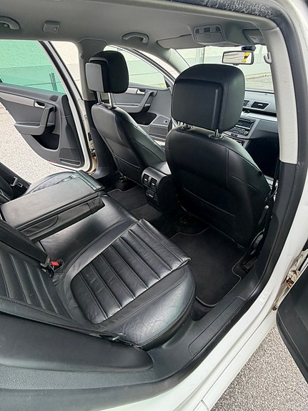 Volkswagen Passat 5 of 6