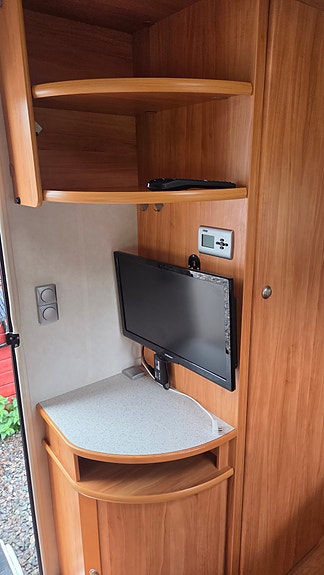 Adria Adora 512 up 8 of 10