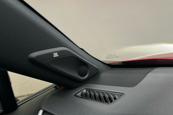 Toyota RAV4 Plug-in Hybrid 24 of 25