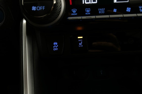 Toyota RAV4 Plug-in Hybrid 18 of 25