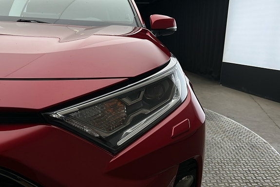 Toyota RAV4 Plug-in Hybrid 11 of 25