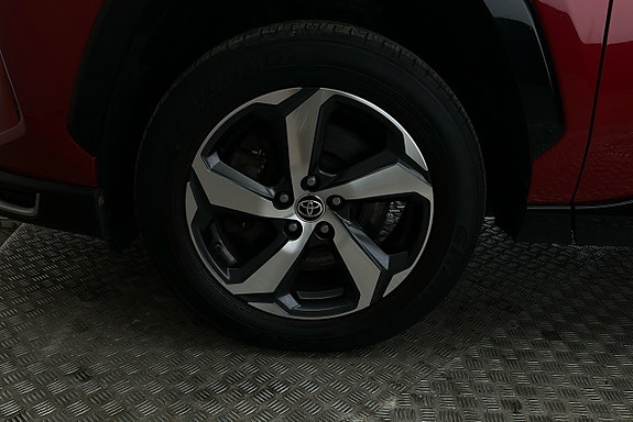 Toyota RAV4 Plug-in Hybrid 12 of 25