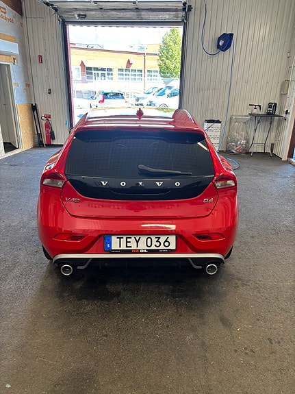Volvo V40 3 of 7