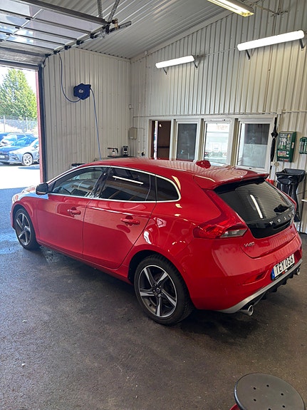 Volvo V40 4 of 7