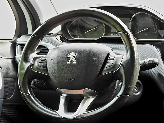 Peugeot 2008 10 of 28