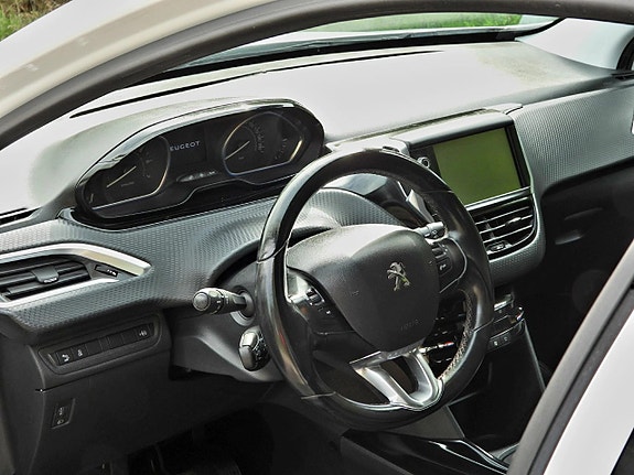 Peugeot 2008 9 of 28
