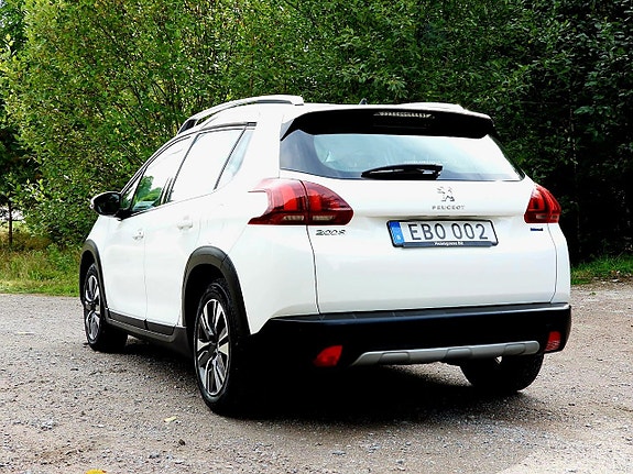 Peugeot 2008 2 of 28