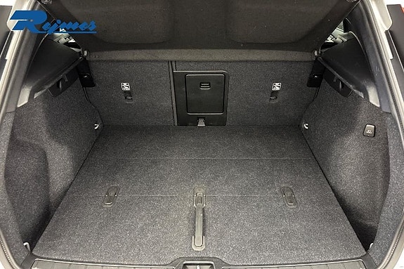 Volvo XC40 13 of 21