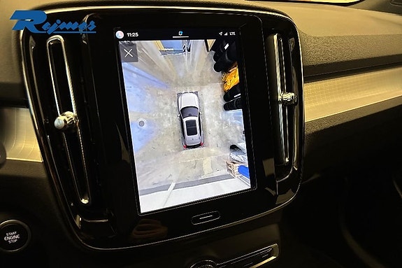 Volvo XC40 14 of 21