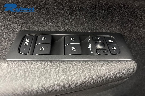 Volvo XC40 17 of 21