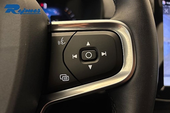 Volvo XC40 16 of 21
