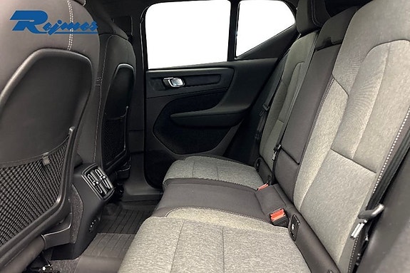 Volvo XC40 6 of 21