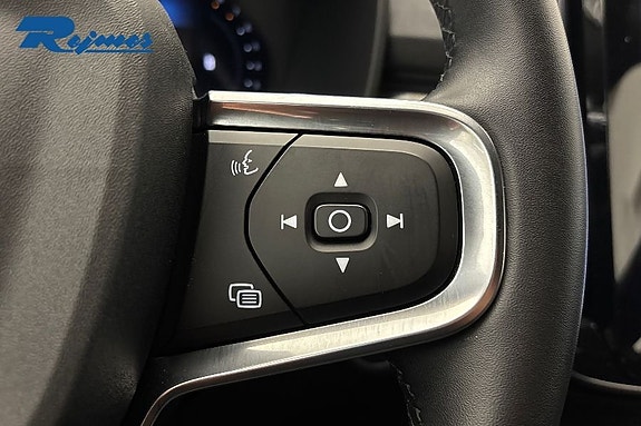 Volvo XC40 11 of 21