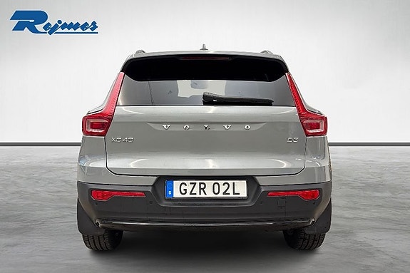 Volvo XC40 19 of 21