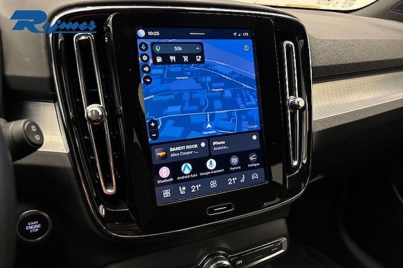 Volvo XC40 12 of 21