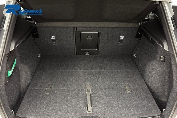 Volvo XC40 16 of 21