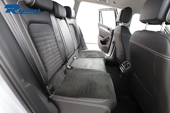 Volkswagen Passat 10 of 25