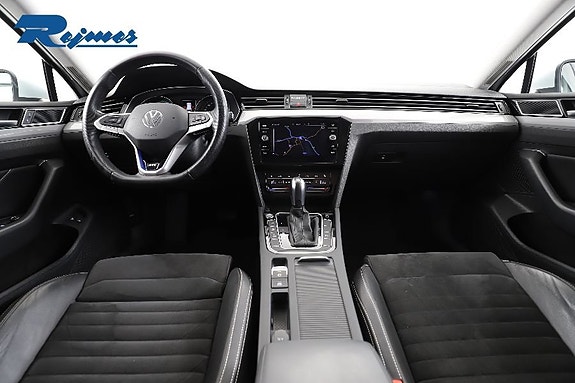 Volkswagen Passat 2 of 25