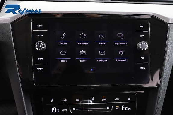 Volkswagen Passat 21 of 25
