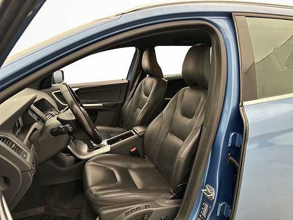 Volvo XC60 11 of 30