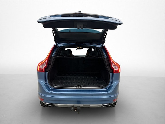 Volvo XC60 10 of 30