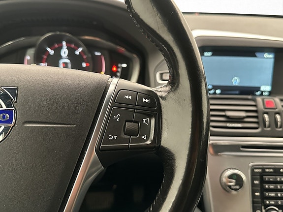 Volvo XC60 18 of 30