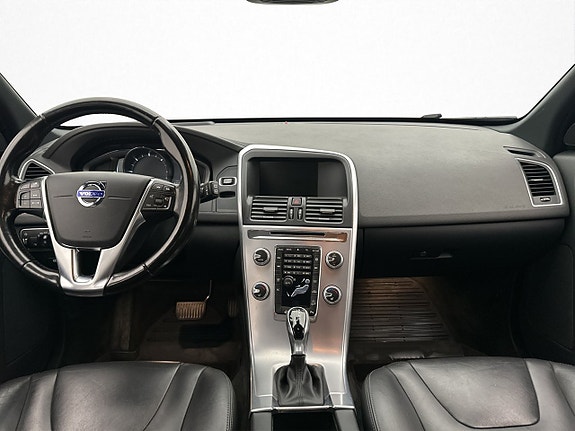 Volvo XC60 14 of 30
