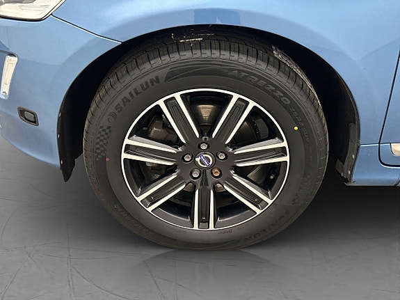 Volvo XC60 30 of 30