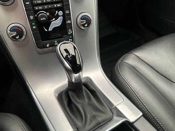 Volvo XC60 25 of 30