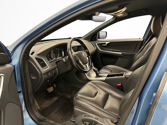 Volvo XC60 13 of 30