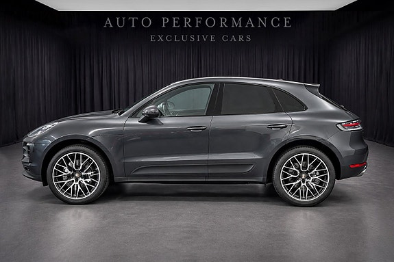 Porsche Macan S 2 of 9