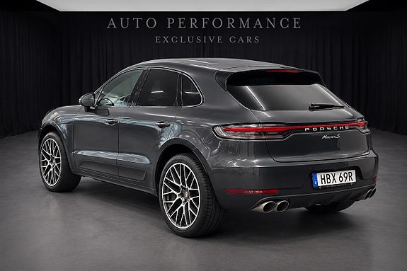 Porsche Macan S 3 of 9
