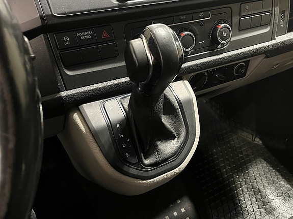Volkswagen Transporter 16 of 19