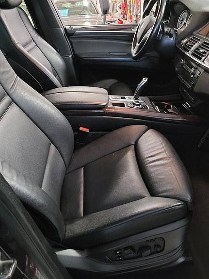 BMW X5 9 of 11