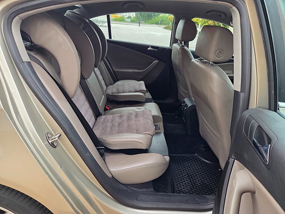 Volkswagen Passat 11 of 18