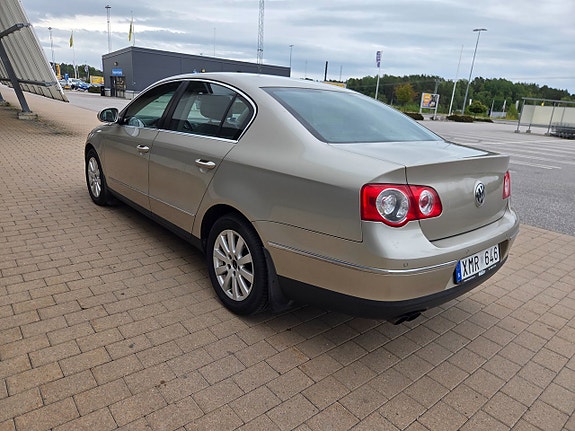 Volkswagen Passat 6 of 18