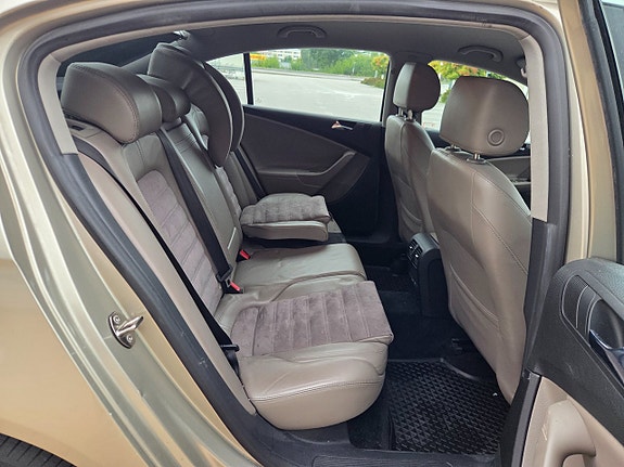 Volkswagen Passat 10 of 18