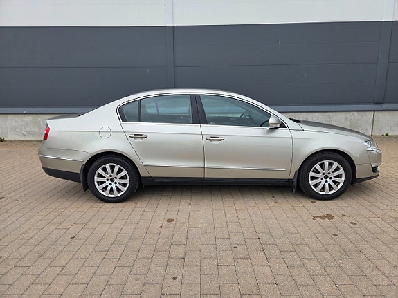 Volkswagen Passat 5 of 18