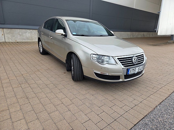 Volkswagen Passat 3 of 18
