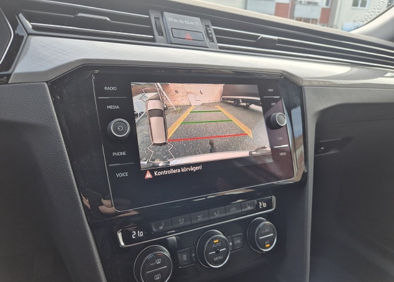 Volkswagen Passat 11 of 11