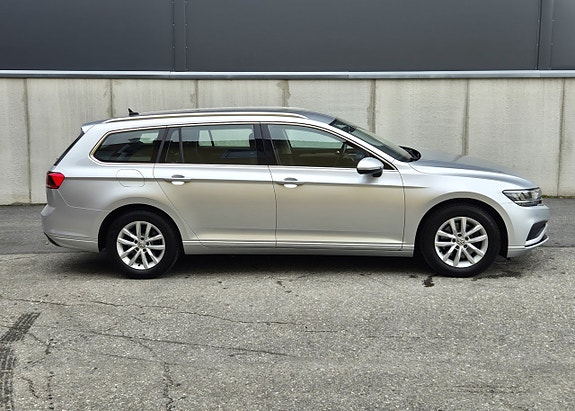 Volkswagen Passat 2 of 11