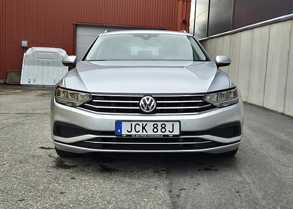 Volkswagen Passat 5 of 11
