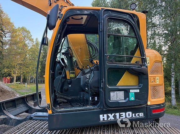 Grävmaskin Hyundai HX 130 LCR 9 of 27