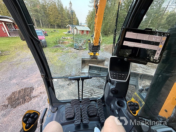 Grävmaskin Hyundai HX 130 LCR 11 of 27