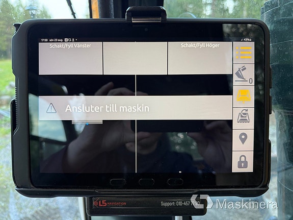 Grävmaskin Hyundai HX 130 LCR 14 of 27