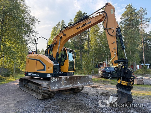 Grävmaskin Hyundai HX 130 LCR 3 of 27