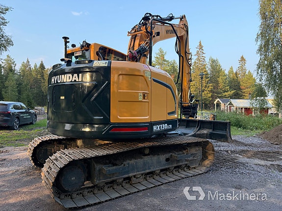 Grävmaskin Hyundai HX 130 LCR 5 of 27