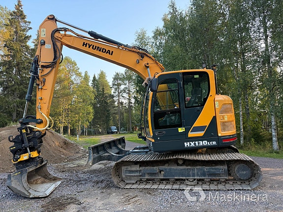 Grävmaskin Hyundai HX 130 LCR 8 of 27